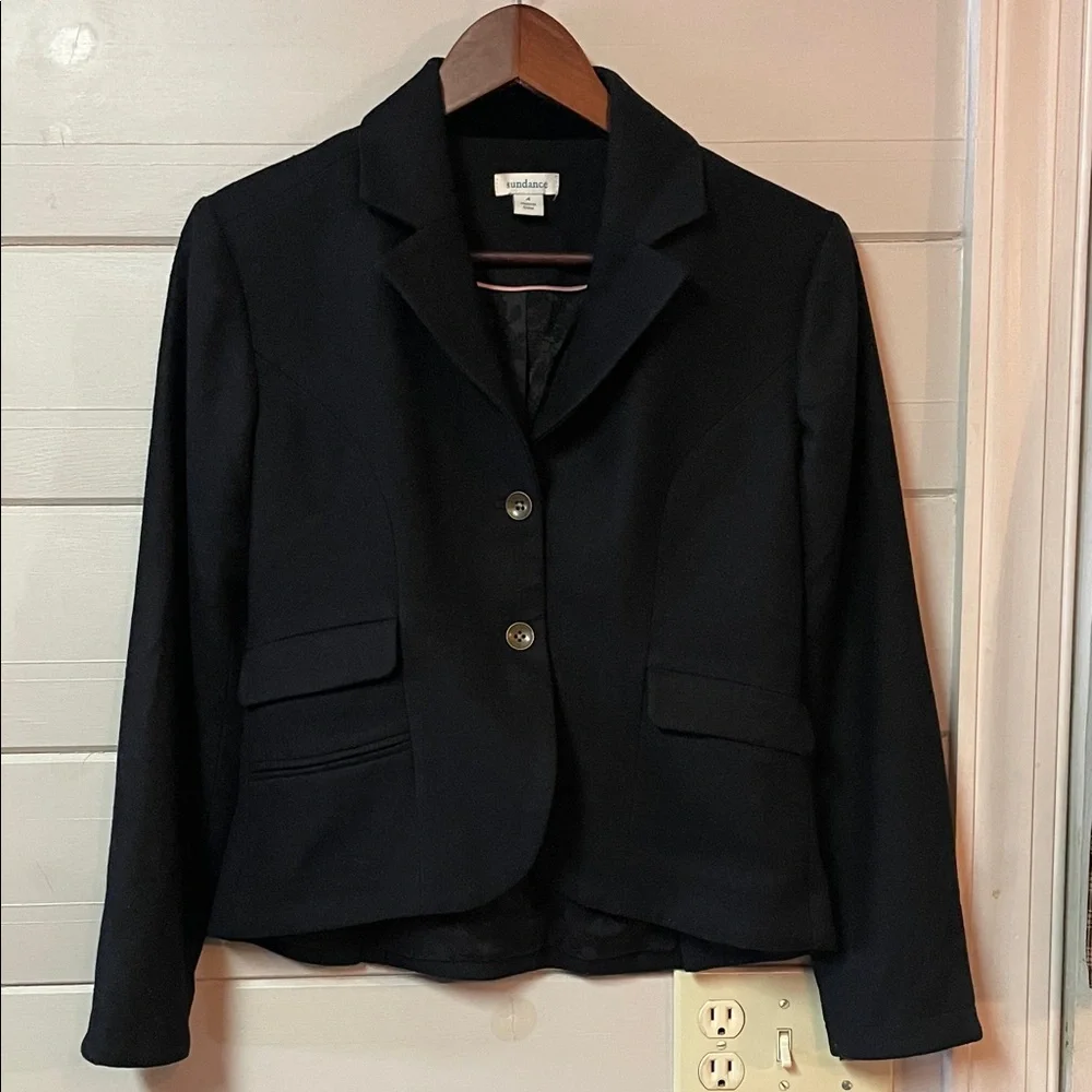 Sundance Rosette Highland Black Wool Blend Button Up
Elbow Patch Blazer Size 4. - Picture 2 of 11